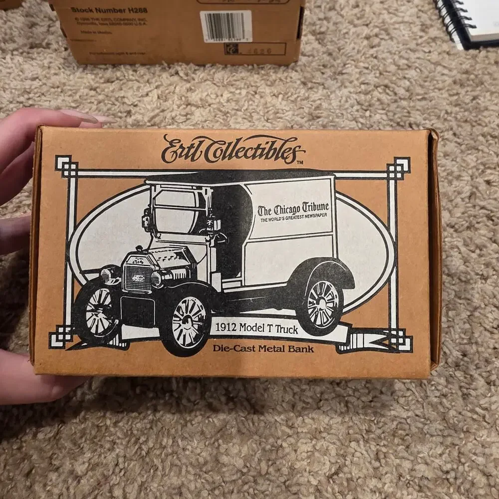 vntg ERTL diecast metal‎ coin bank 1912 model T delivery van The Chicago Tribune